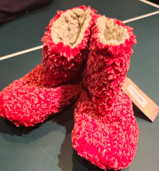LIVE OAK BRAND ADULT FLEECE BOOTIES Red Slippers Women's Size Small